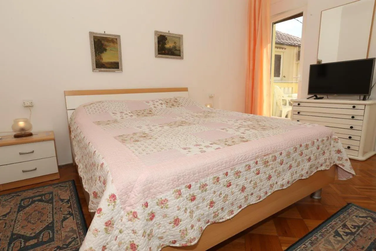 Gasthof Studio Apartments Cavrak With Terrace Baška