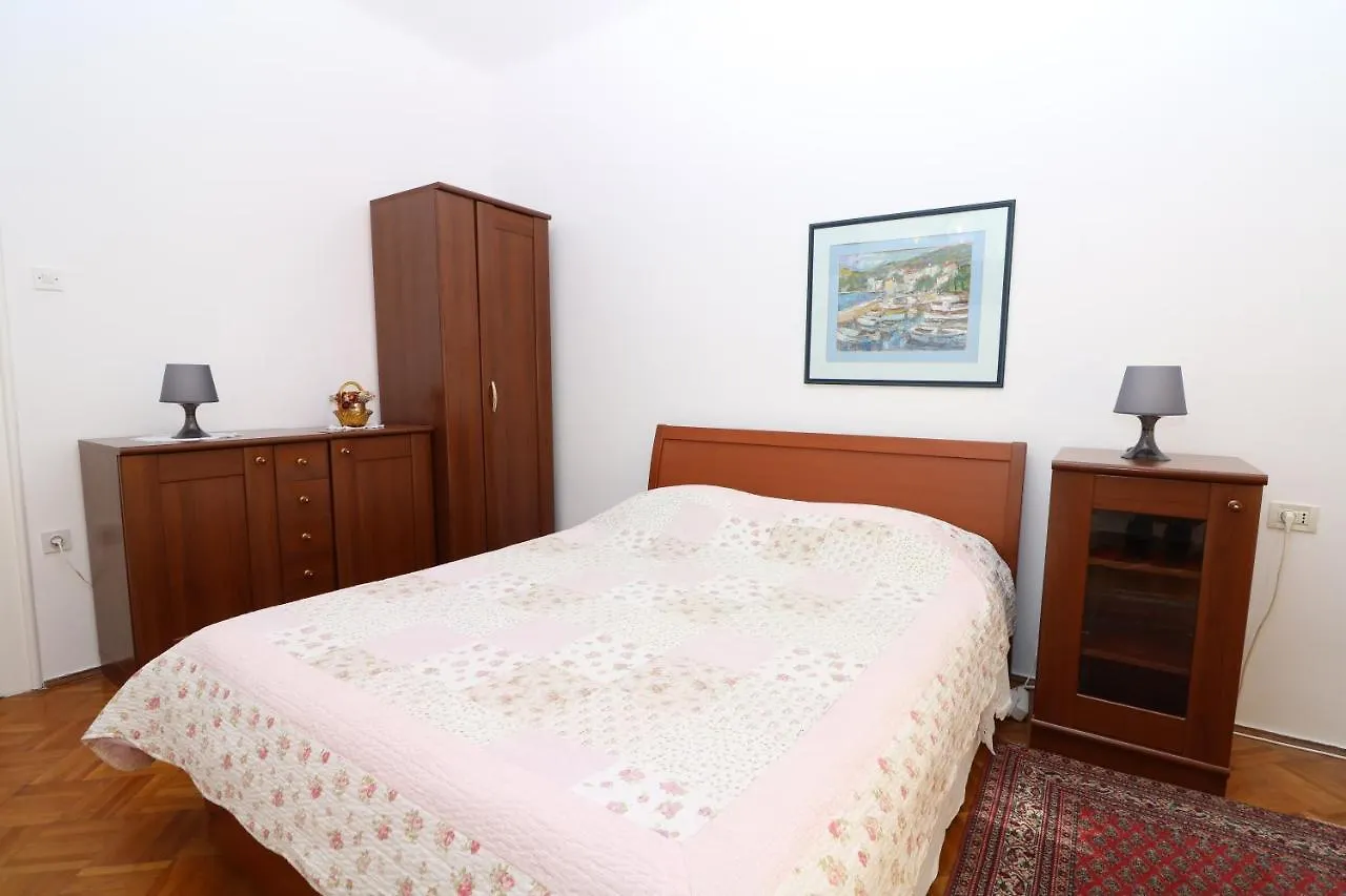 Studio Apartments Cavrak With Terrace Baška Kroatien
