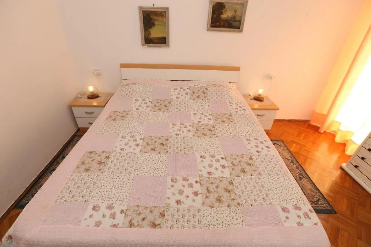 Studio Apartments Cavrak With Terrace Baška 0*,  Kroatien