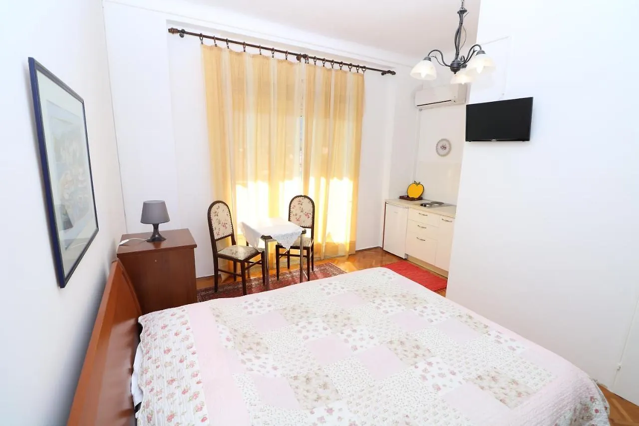 Gasthof Studio Apartments Cavrak With Terrace Baška Kroatien