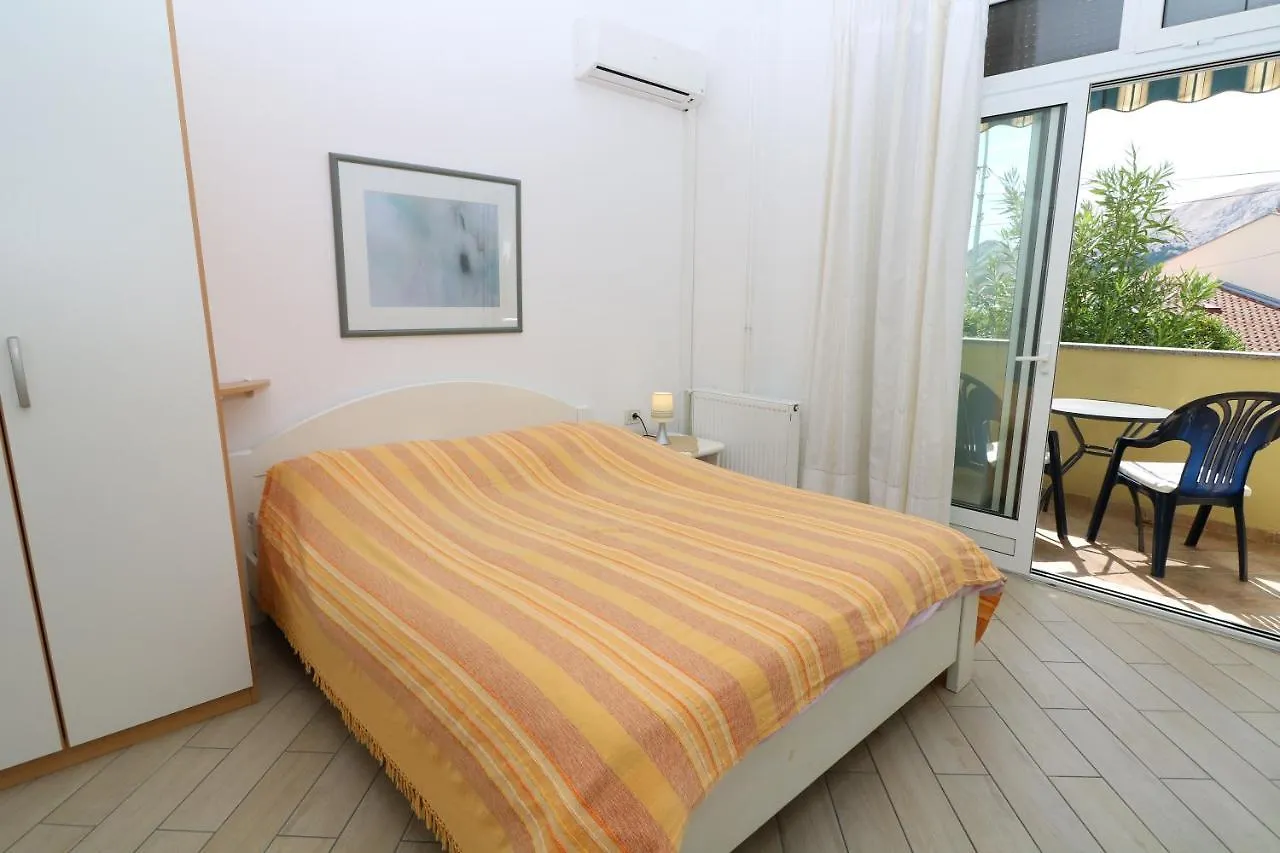 Studio Apartments Cavrak With Terrace Baška