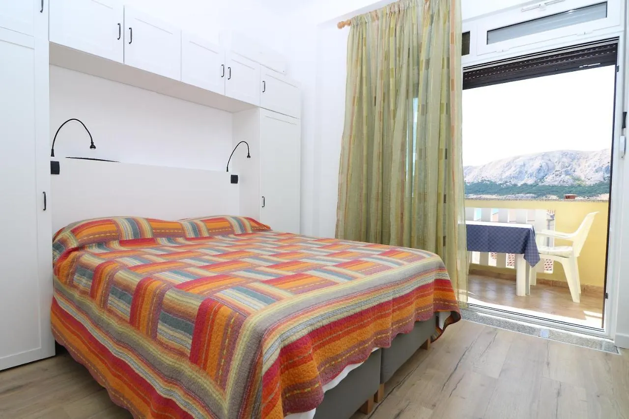 Studio Apartments Cavrak With Terrace Baška