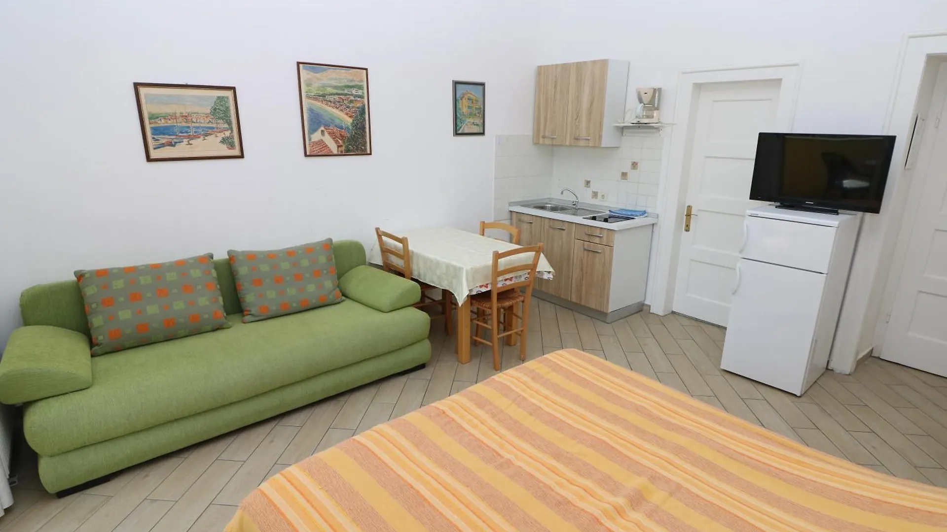 Gasthof Studio Apartments Cavrak With Terrace Baška Kroatien