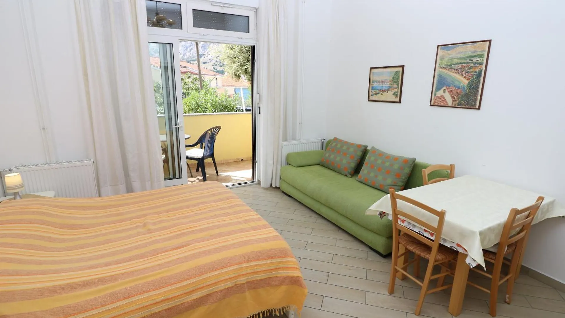 Studio Apartments Cavrak With Terrace Baška 0*,