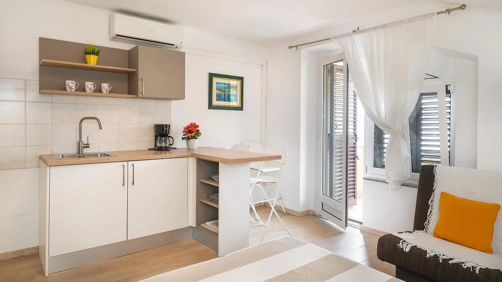 Gasthof Studio Apartments Cavrak With Terrace Baška