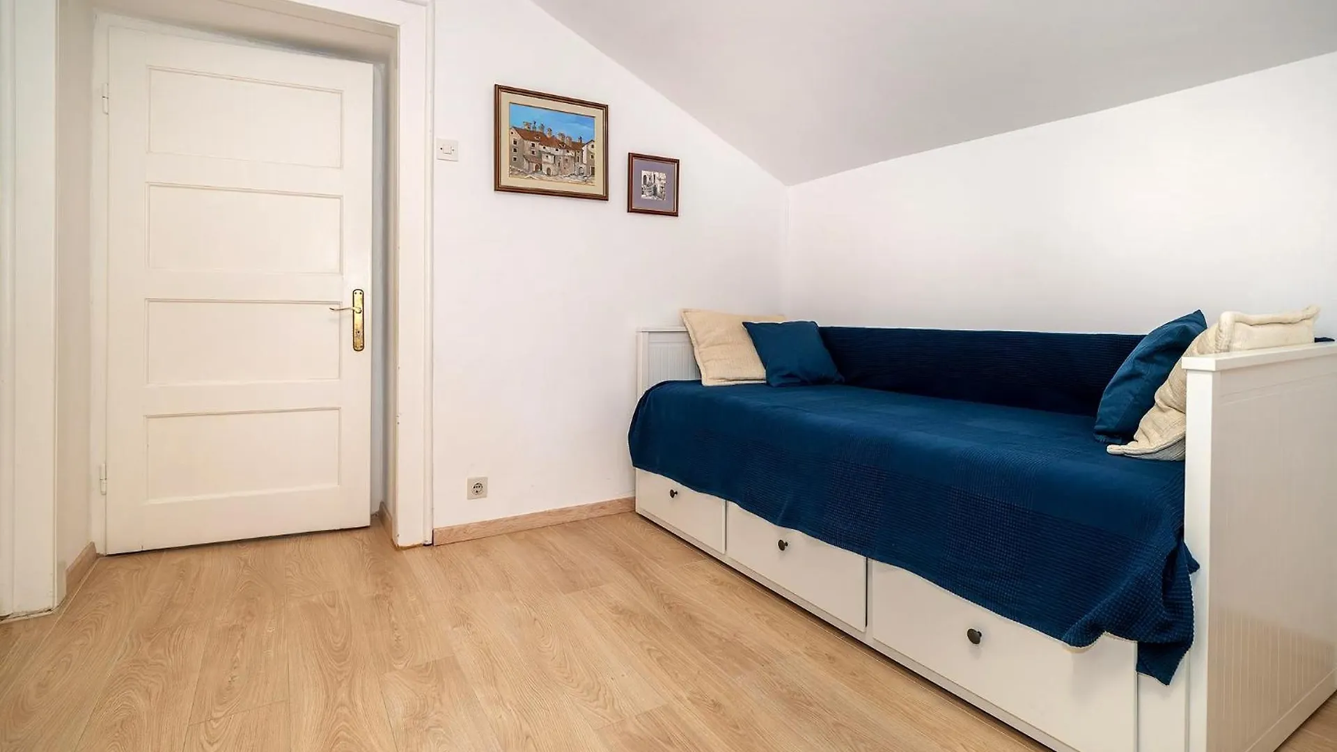 Gasthof Studio Apartments Cavrak With Terrace Baška Kroatien